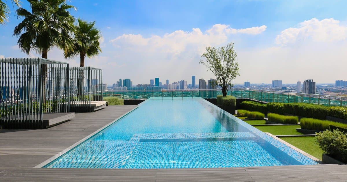 Pool Permits and Safety Compliance When Selling a Home in Los Angeles