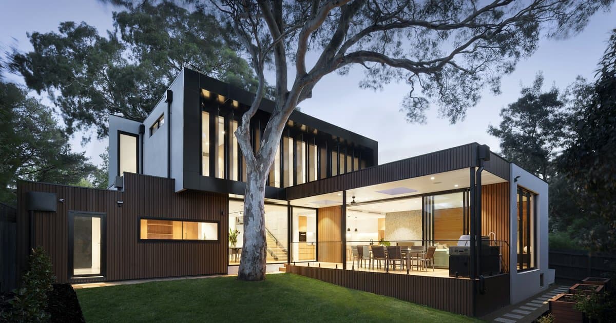 Selling Your Los Angeles Home with a HELOC: What Happens at Closing