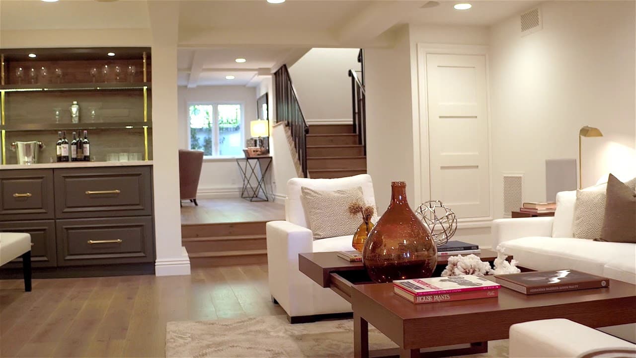 4226 Dundee Drive Grass Yard: Los Angeles, CA 90027