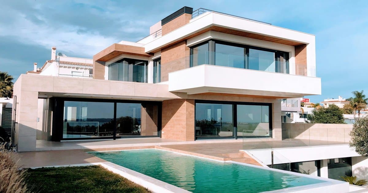 What a $16.5 Million Trousdale Estates Contract Says About Beverly Hills Right Now