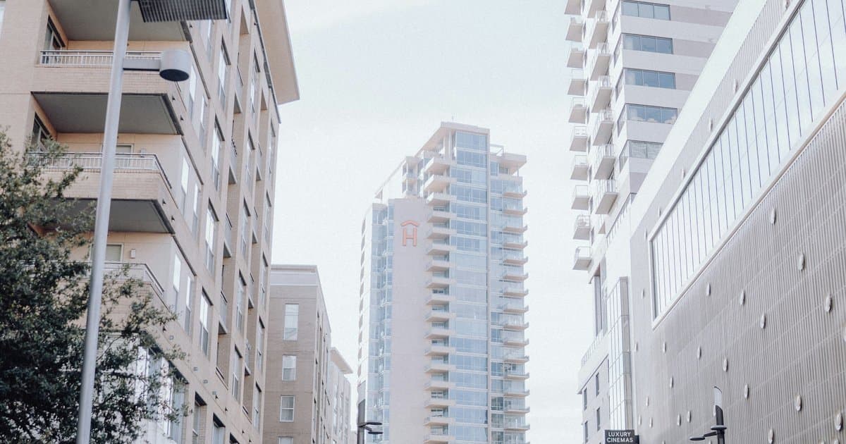 Knox-Henderson in 2026: The Median Fell 12%, and Only 7.7% of Homes Cleared List