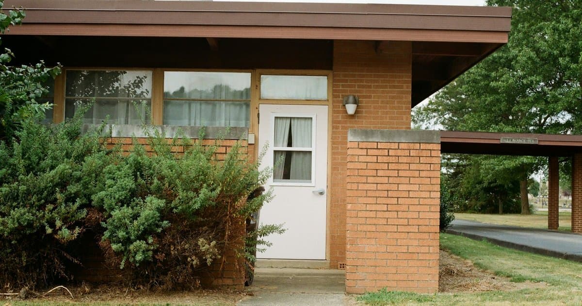 What Does a Midway Hollow Home Sell For in 2026?