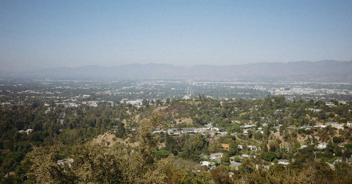 What Two June Sales in Royal Oaks Say About Encino's Top Tier