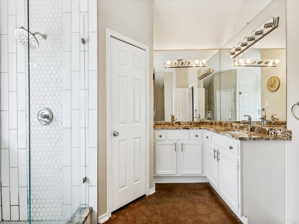 808 Canyon Valley Drive