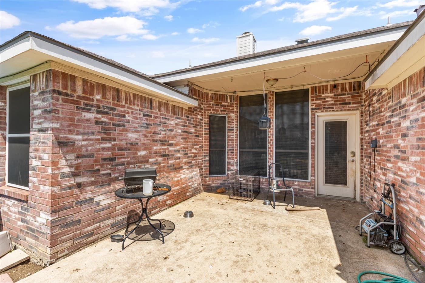 1302 Taos Lane