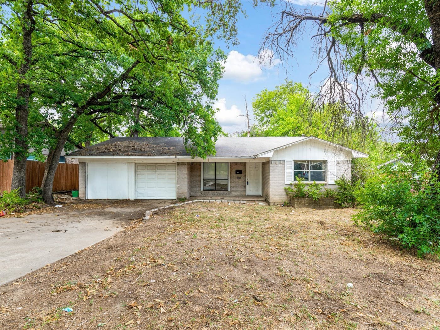 1613 Woodcrest Dr
