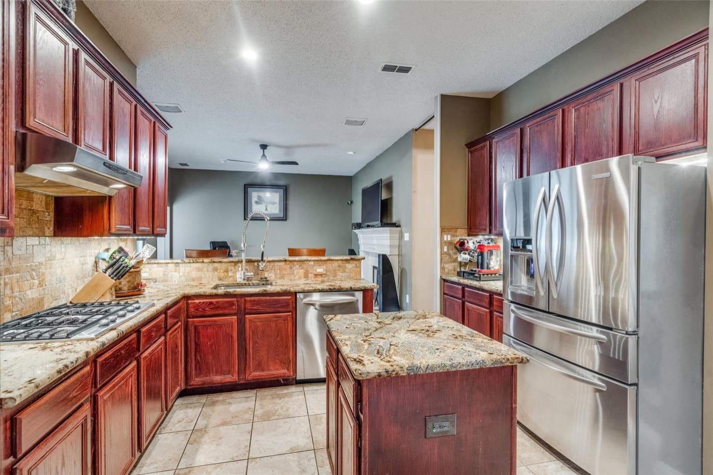 4112 Camrose Dr