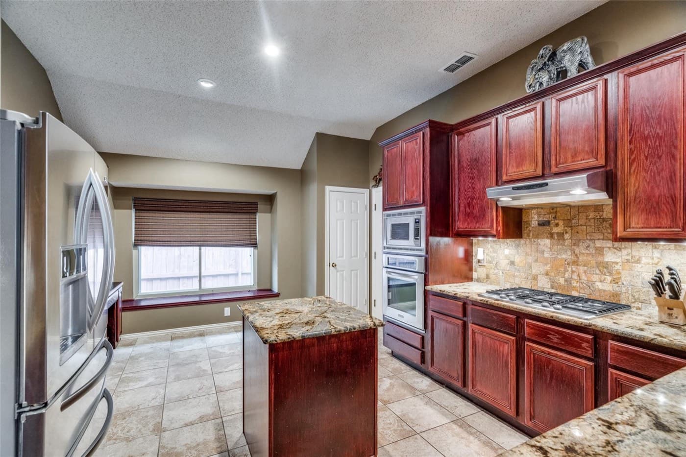 4112 Camrose Dr