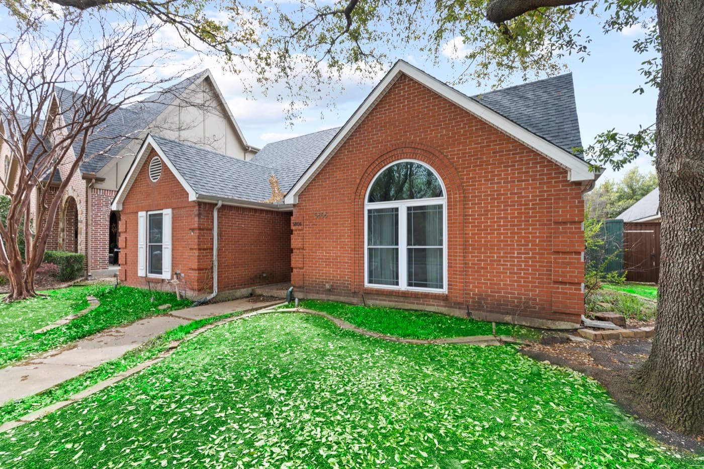 5806 Llano Ave