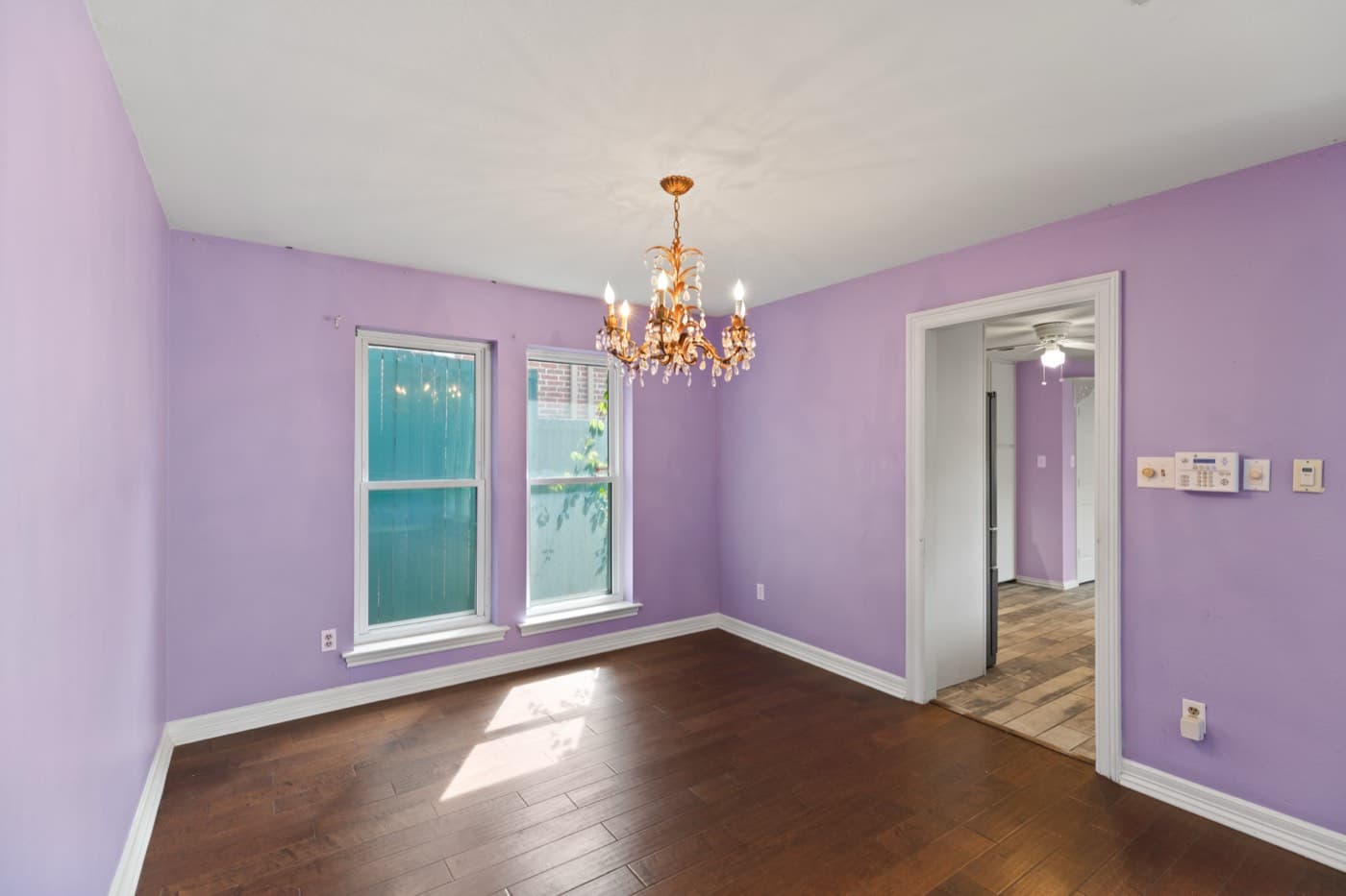 5806 Llano Ave