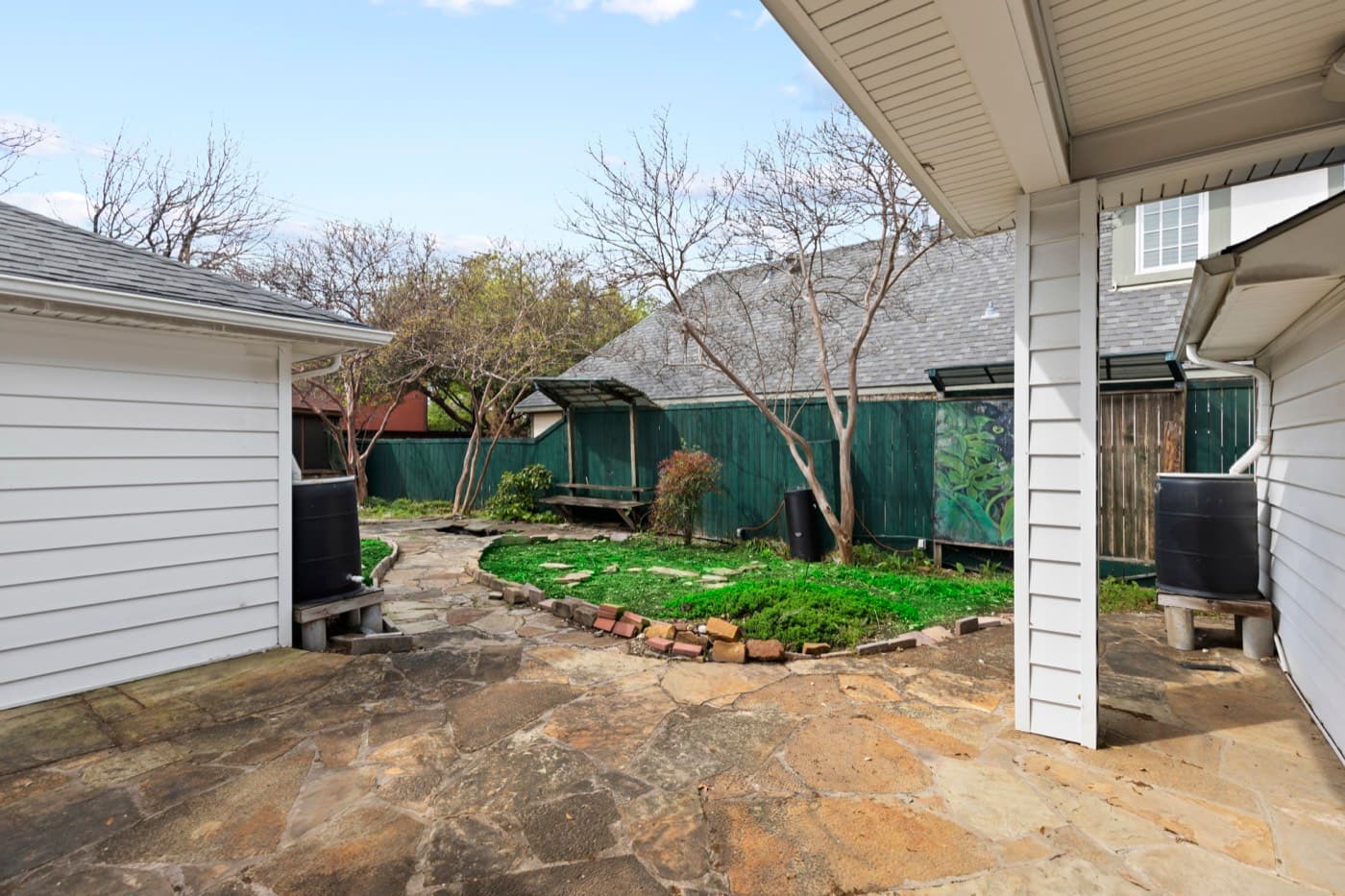 5806 Llano Ave