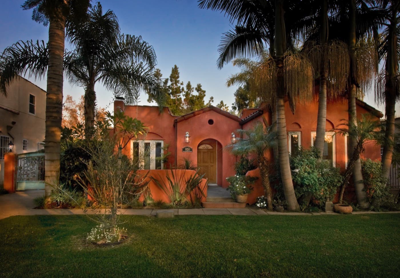 824 N Crescent Heights