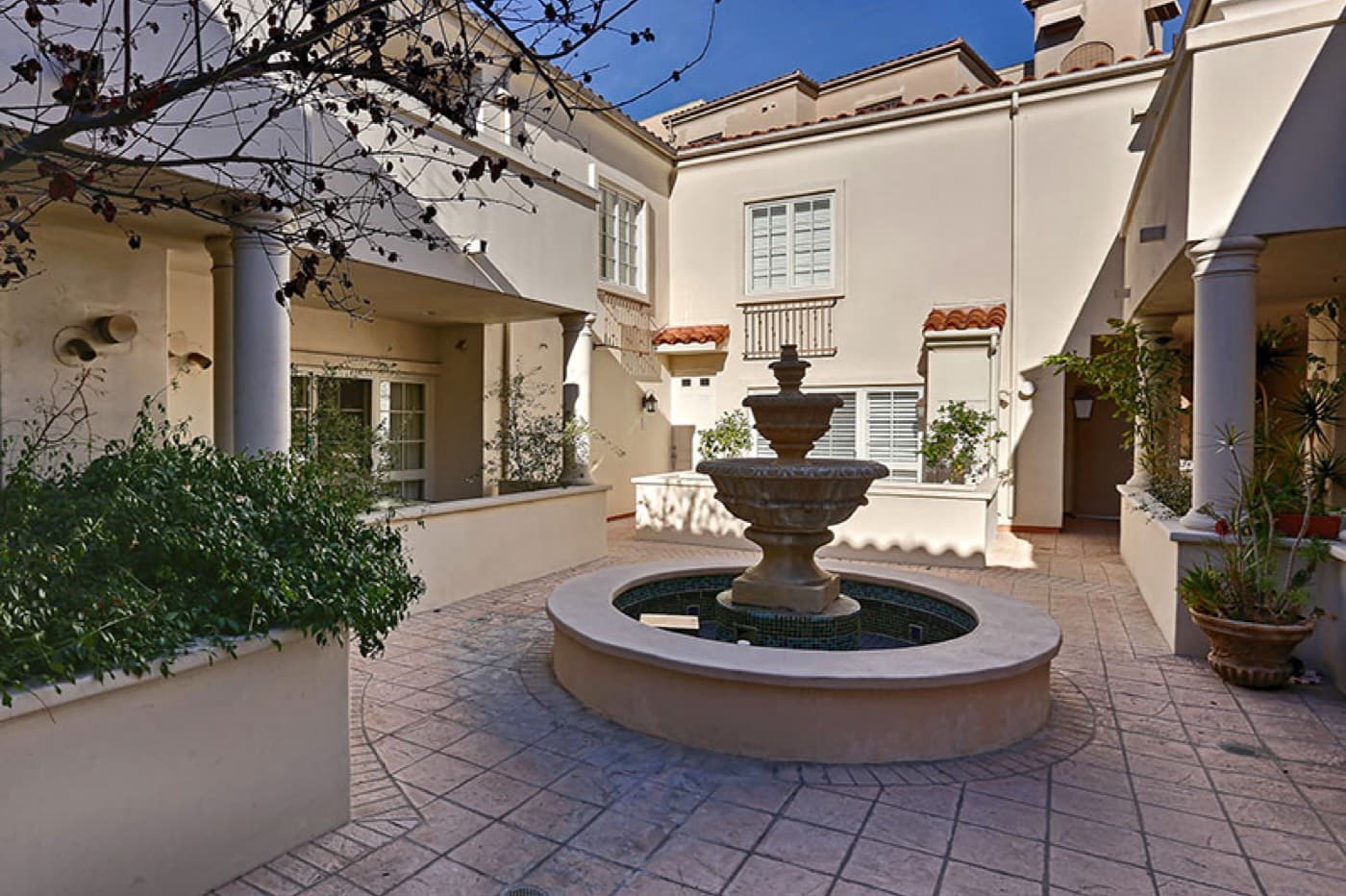 851 N San Vicente Blvd #127