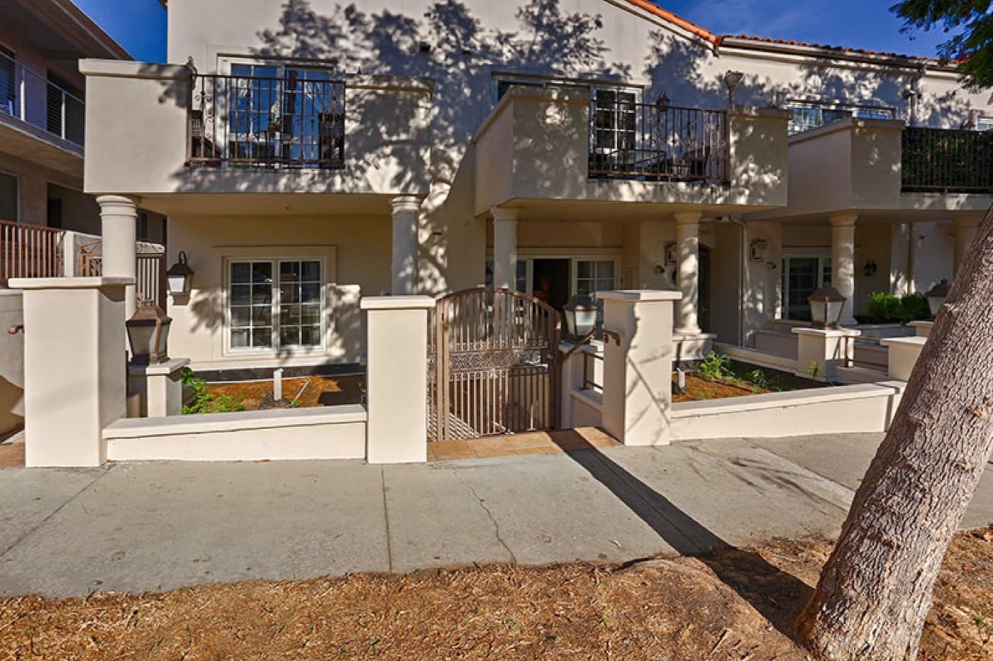 851 N San Vicente Blvd #127