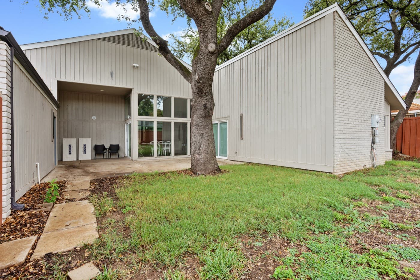 9405 Moss Farm Lane
