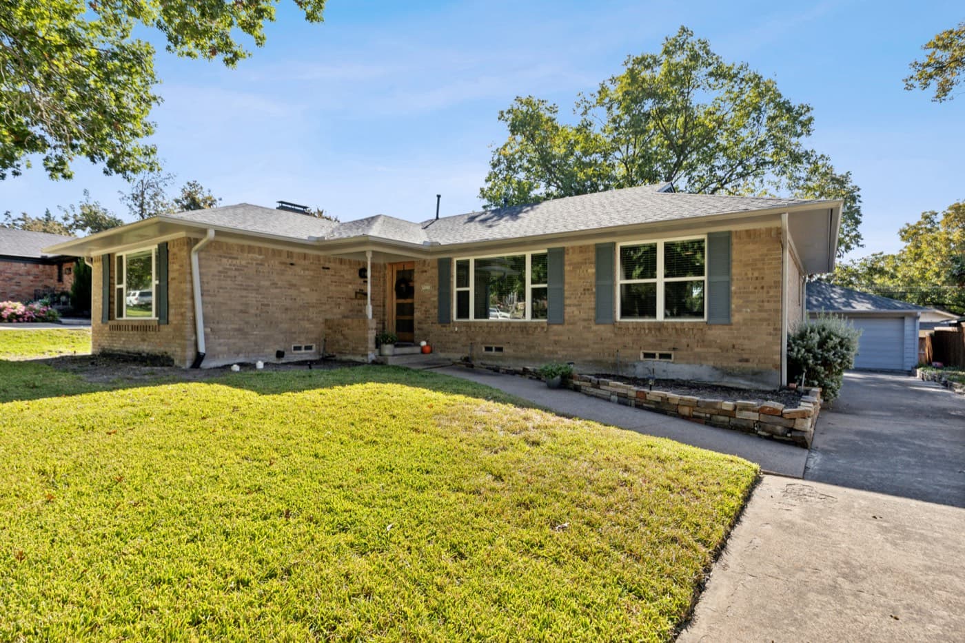 9828 Ridgehaven Dr